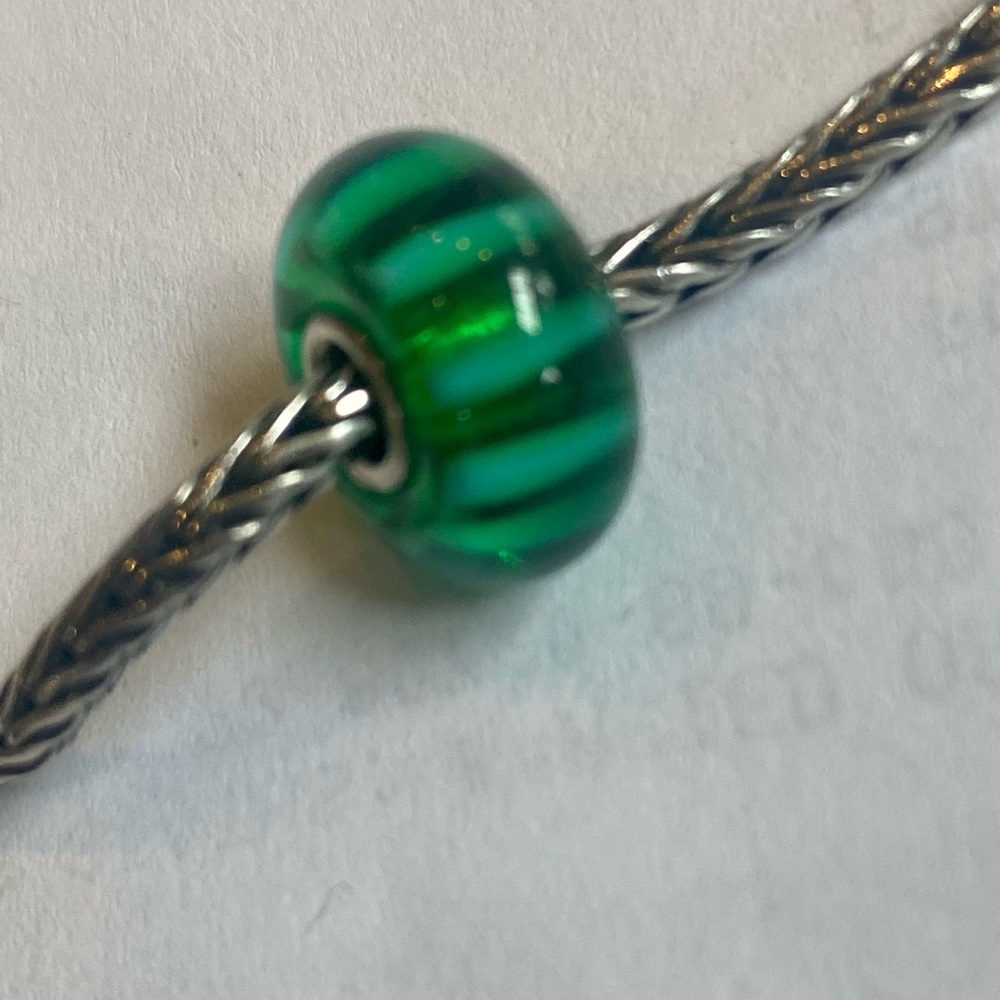 Green striped Trollbead